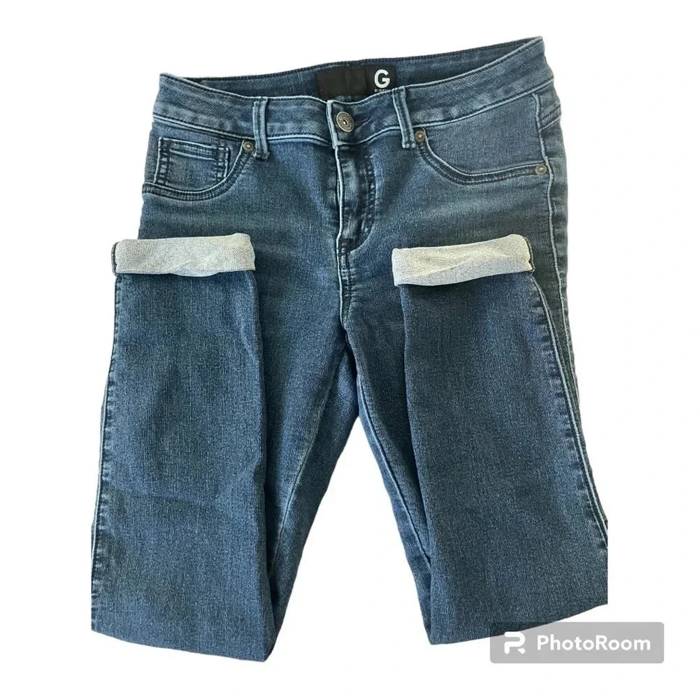 G by Guess woman’s blue denim jeans with cuffs. Size 27 US. - Picture 4 of 10